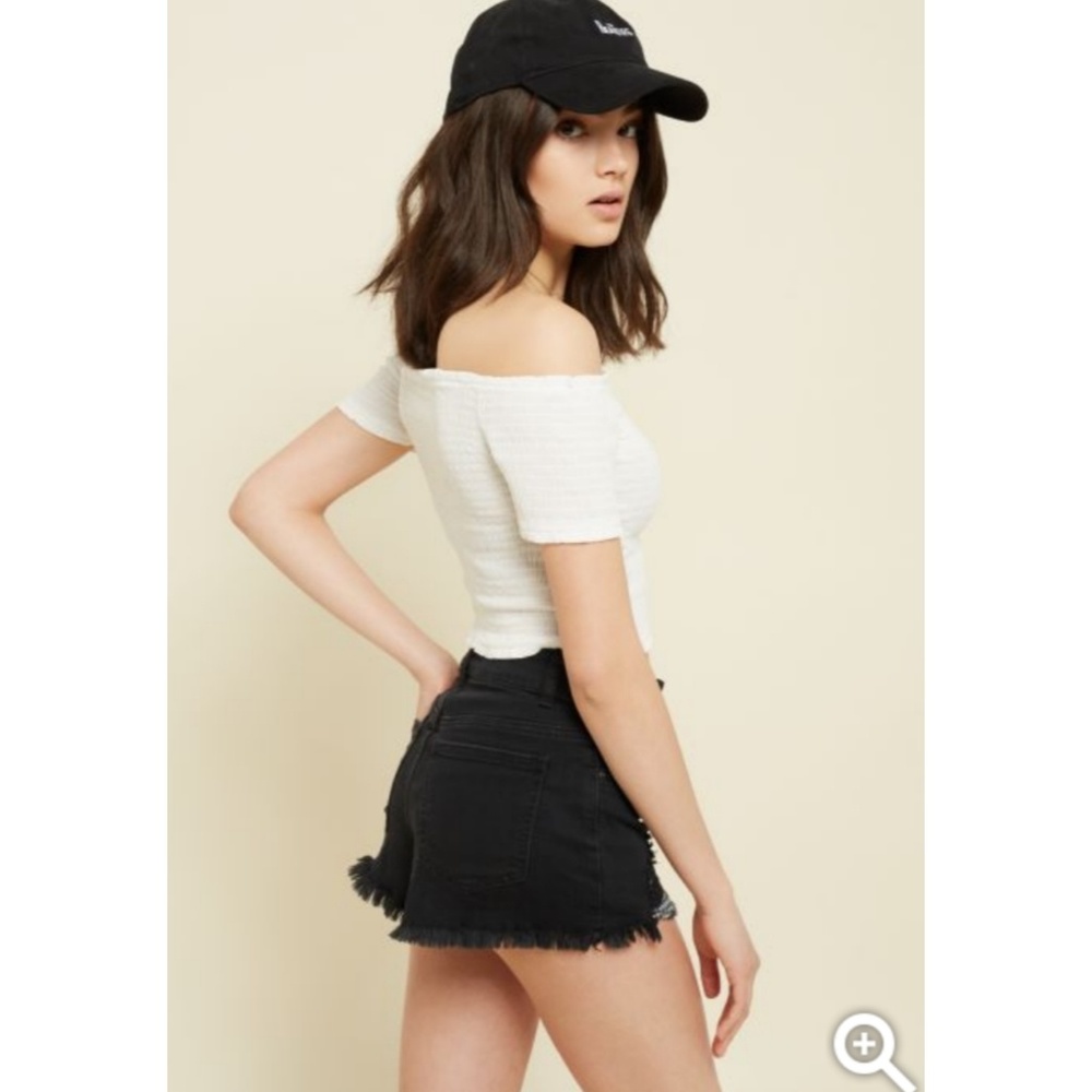 White off shoulder crop top - Picture 2 of 3